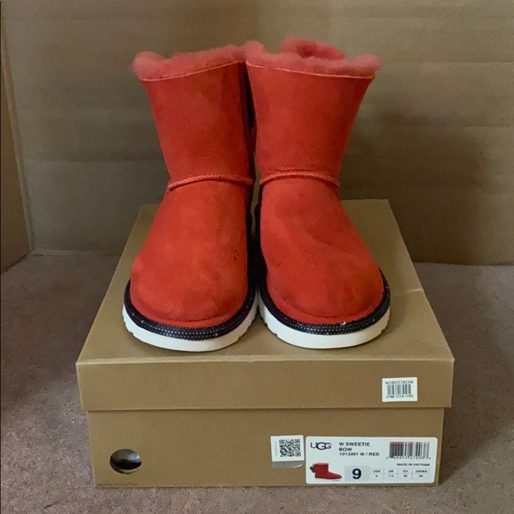 Disney Minnie Mouse Sweetie Bow Uggs